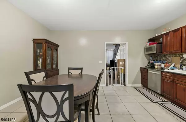 Jersey City, NJ 07306,15 Wales Ave