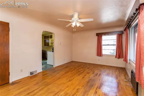 Colorado Springs, CO 80907,1810 N Weber ST