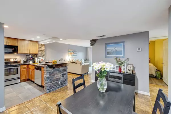 Wilton Manors, FL 33334,3004 NE 5th Ter #208-C