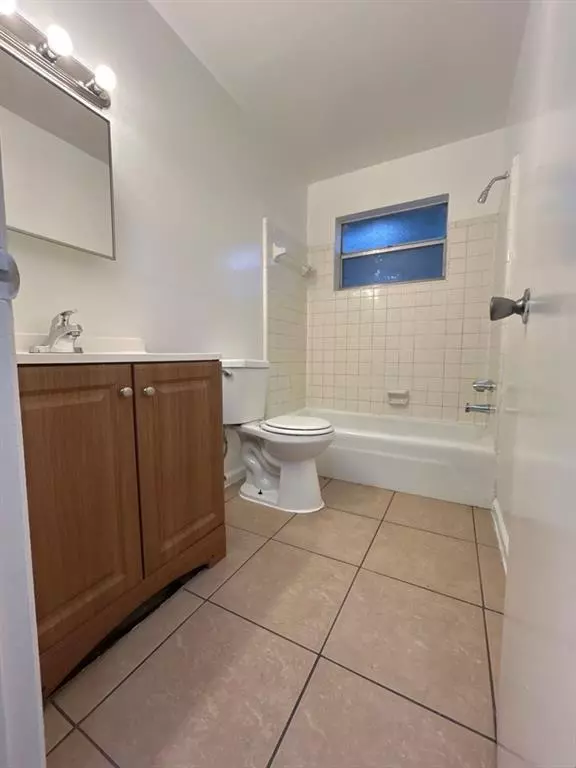 Lake Worth Beach, FL 33460,1001 S M St #14