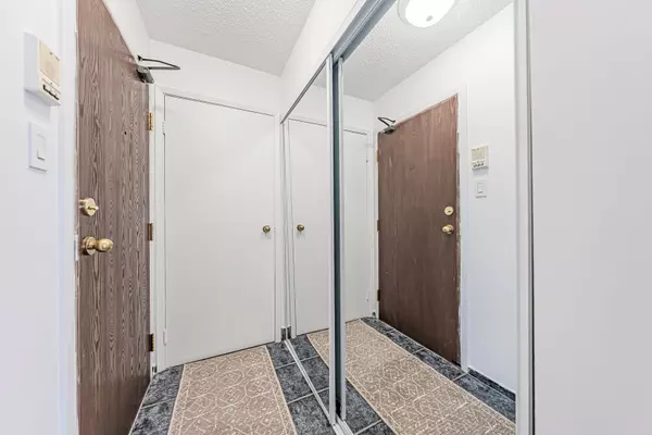 Barrie, ON L4N 1L9,147 EDGEHILL DR #G10