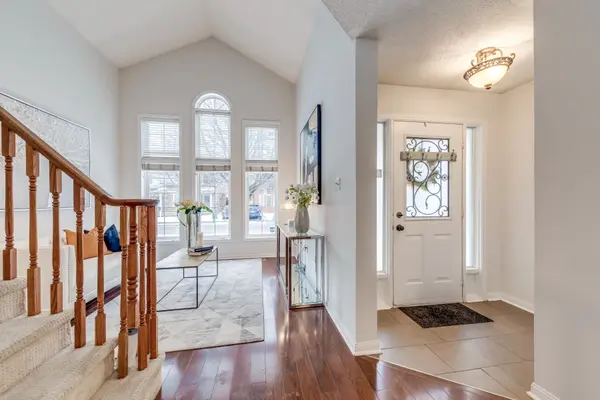 Oakville, ON L6M 3Y6,1332 Goldhawk TRL