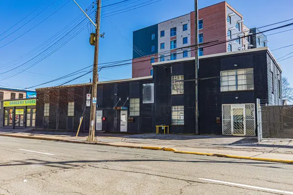 Hamilton, ON L8L 5Y6,6 Sanford AVE N