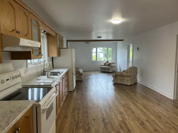 Marmora And Lake, ON K0K 2M0,10 Main ST N