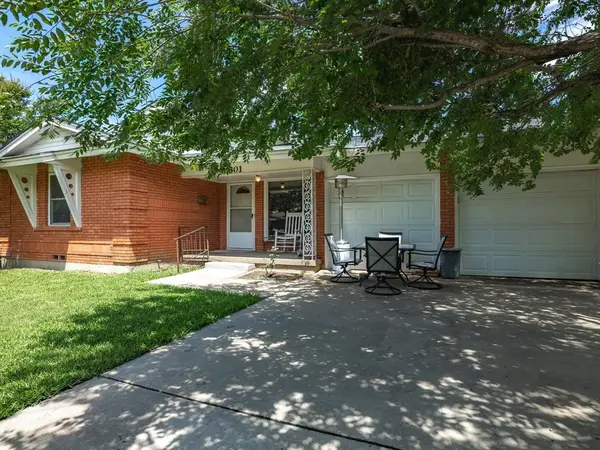 Ferris, TX 75125,301 Redbud