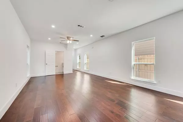 Dallas, TX 75215,2346 Scott Street