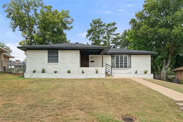 1237 Wagon Wheels Trail,  Dallas,  TX 75241