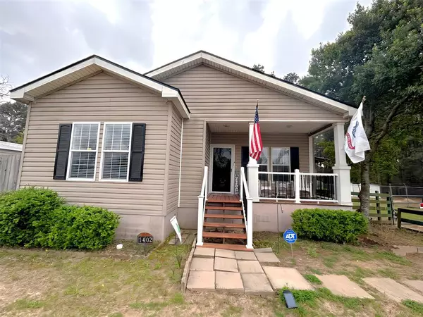 1402 An County Road 2110, Elkhart, TX 75839