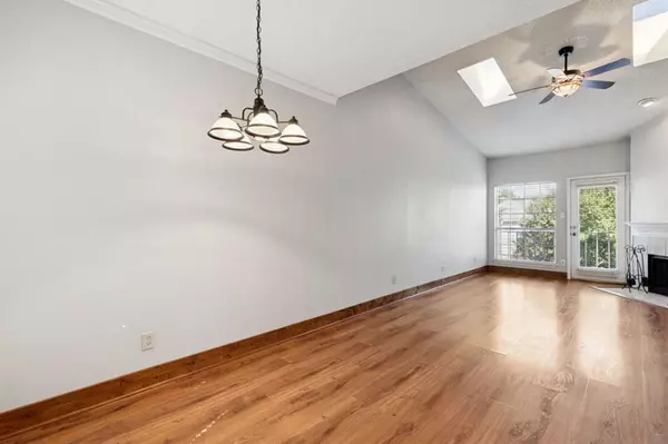 Dallas, TX 75214,7151 Gaston Avenue #907