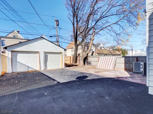 East Orange City, NJ 07018,495 S Clinton St