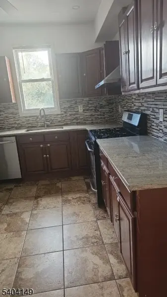 Bayonne City, NJ 07002,549 Avenue