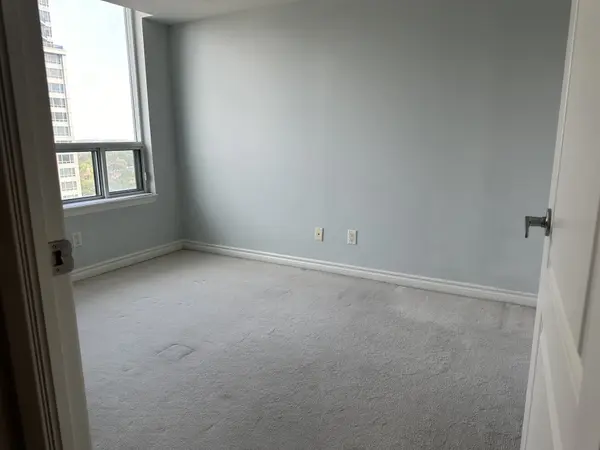 Toronto C15, ON M2K 3E2,17 Barberry PL #1606