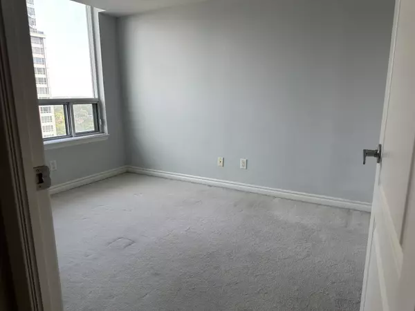 Toronto C15, ON M2K 3E2,17 Barberry PL #1606