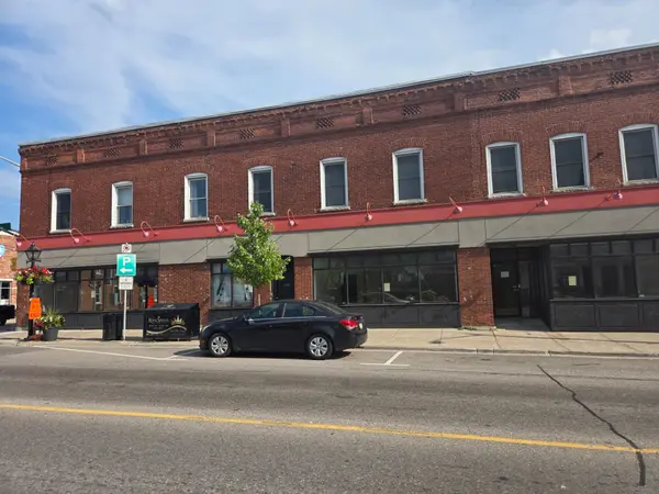 Clarington, ON L1B 1K9,15 King AVE W #B