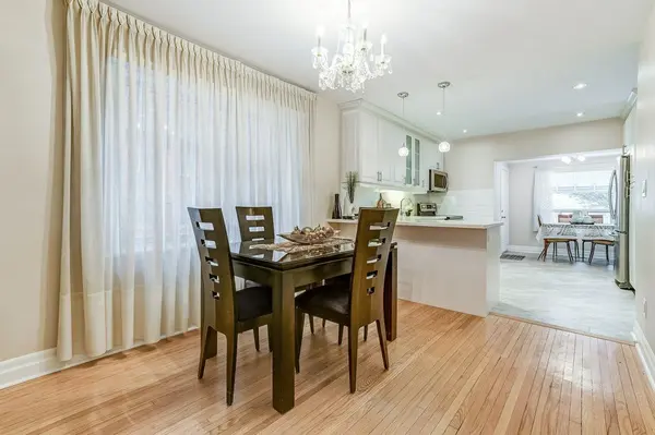 Toronto W02, ON M6S 3C3,612 Beresford AVE