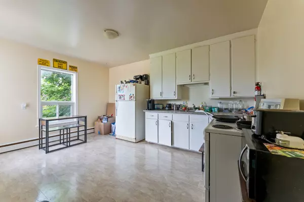 Quinte West, ON K8N 2Z6,17 Spring ST #Apt 3