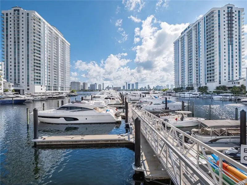 17111 Biscayne Boulevard #2105 + 1 BOAT SLIP 100 ft, North Miami Beach, FL 33160