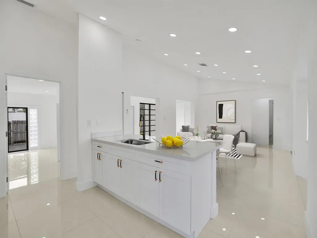 Dania Beach, FL 33004,200 SE 7th St