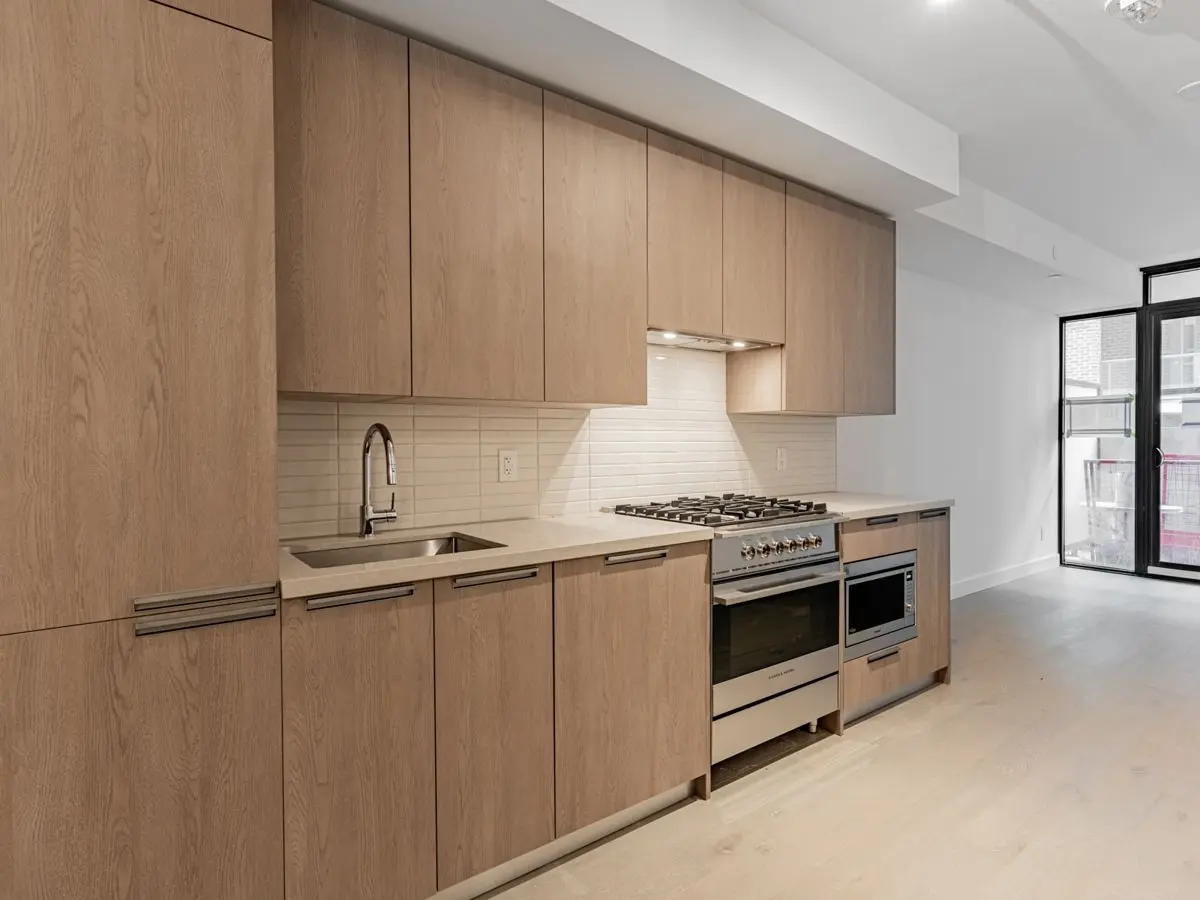 Toronto W08, ON M8X 2R2,160 Kingsway CRES #505