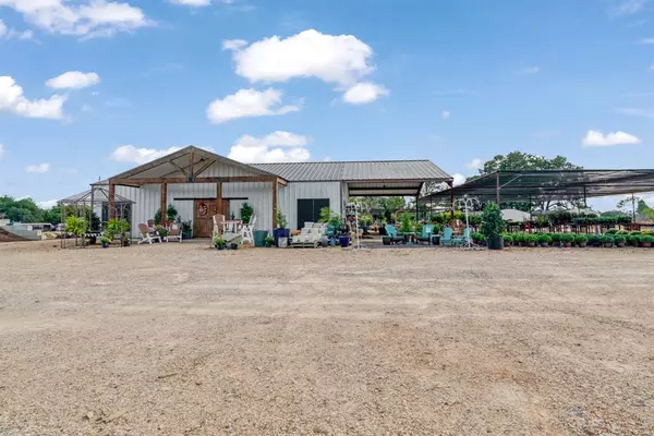 Paris, TX 75462,3258 E US Highway 82