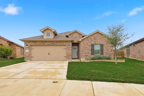 9428 Red Brush Trail, Fort Worth, TX 76131