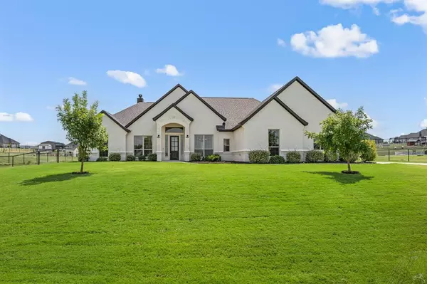 313 Oak Meadow Lane, Weatherford, TX 76085