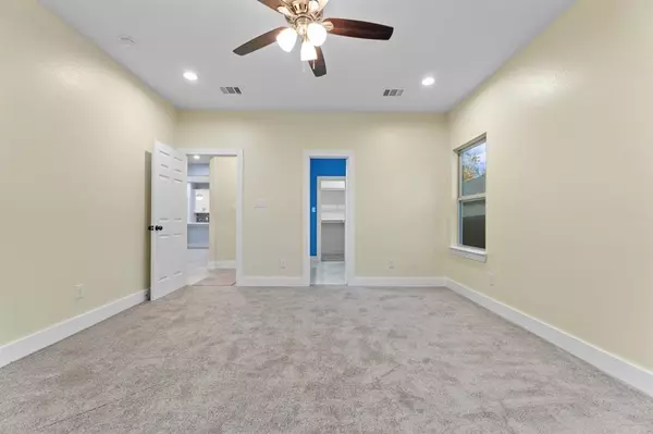 Bonham, TX 75418,520 E 5TH Street