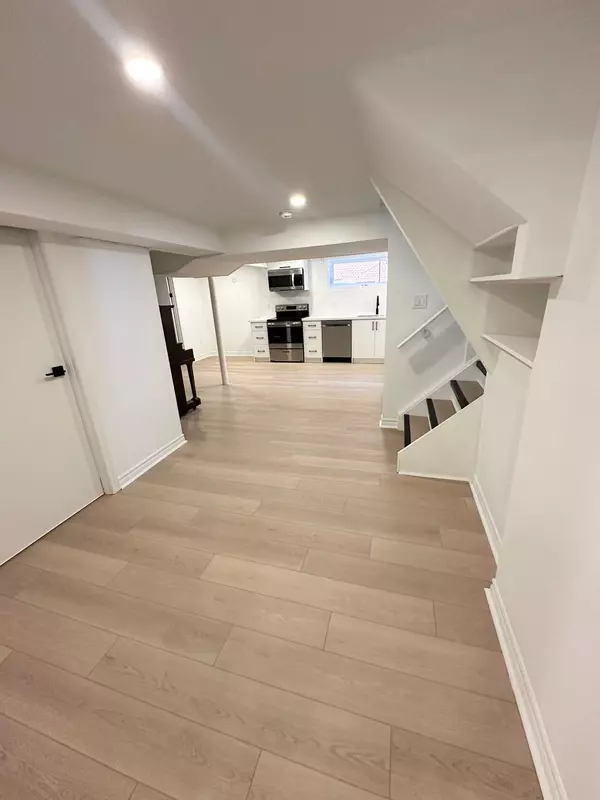 Toronto C07, ON M2M 1J6,177 Patricia AVE #Basement