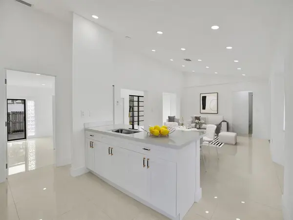 200 SE 7th St, Dania Beach, FL 33004