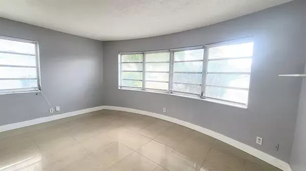 Fort Lauderdale, FL 33308,1821 NE 56th St #4