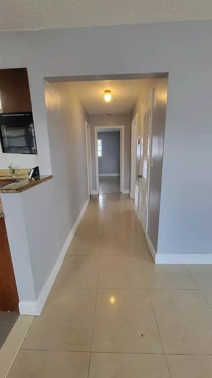 Fort Lauderdale, FL 33308,1821 NE 56th St #4