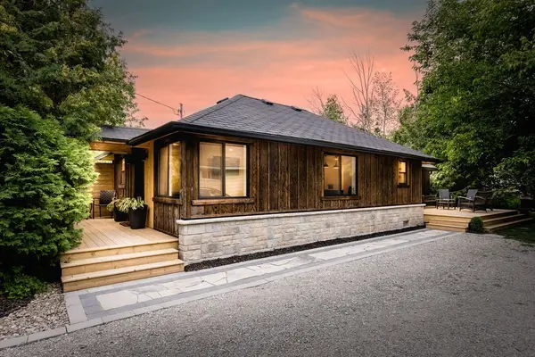 12 Domar RD, Tiny, ON L0L 2J0