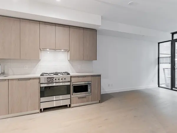 Toronto W08, ON M8X 2R2,160 Kingsway CRES #505