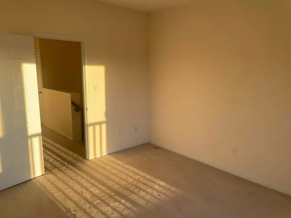 Barrhaven, ON K2J 0V1,2559 Longfields DR #24