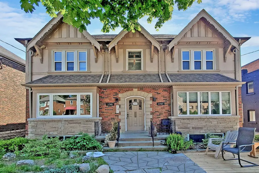 1747 Bayview AVE #Upper, Toronto C11, ON M4G 3C5