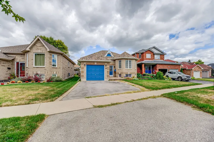 48 Bloom AVE, Clarington, ON L1B 1N6