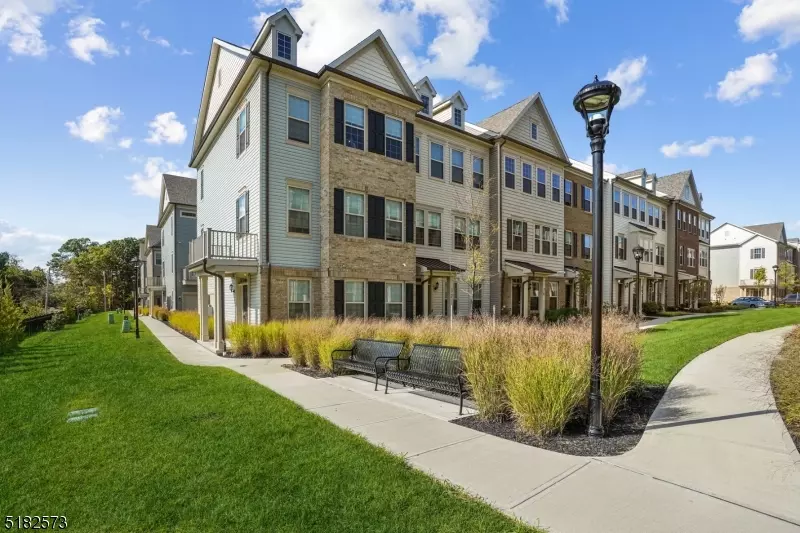 Livingston Twp., NJ 07039,24 Braeburn Ct