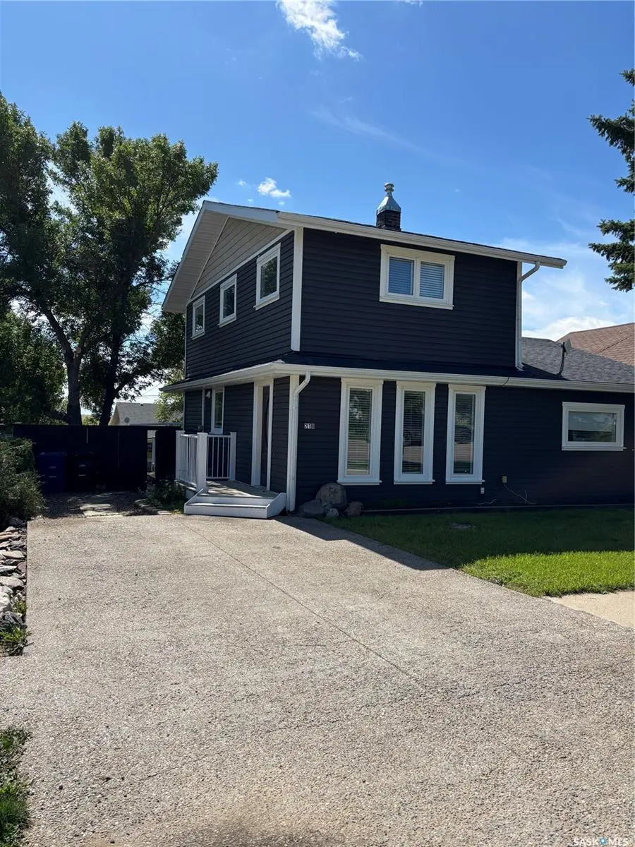 210 6th AVENUE SW, Eston, SK S0L 1A0