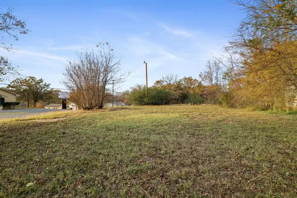 Denison, TX 75020,930 N Mirick Avenue