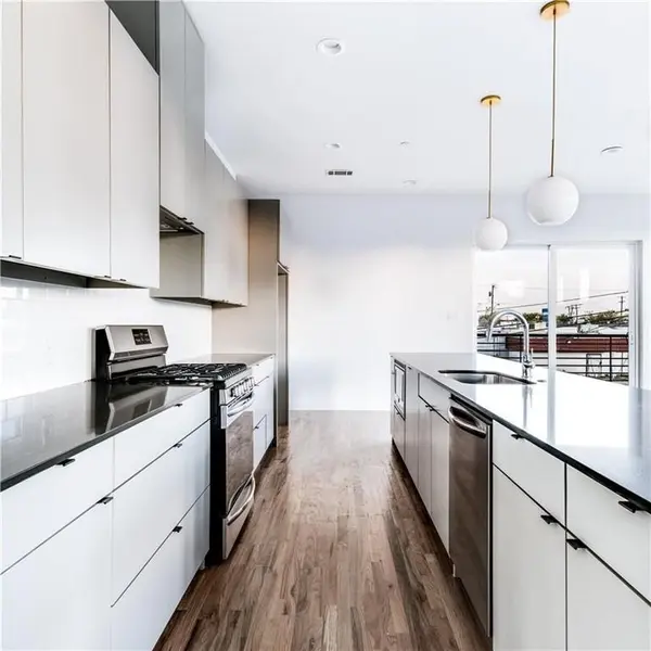 Dallas, TX 75206,1715 Bennett Avenue #102