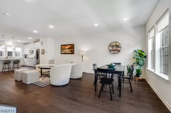 Livingston Twp., NJ 07039,24 Braeburn Ct