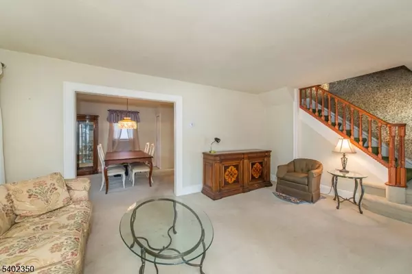 West Caldwell Twp., NJ 07006,31 Gray St