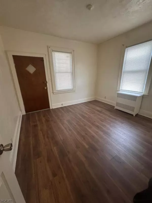 Irvington Twp., NJ 07111,94 Campfield St