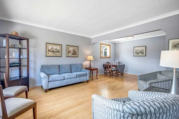 Toronto E09, ON M1J 2T2,44 Shier DR