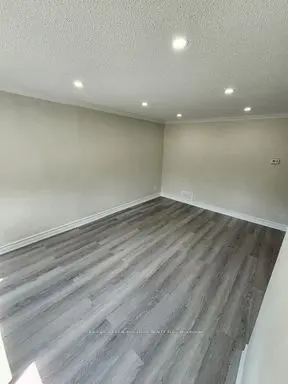 Toronto E10, ON M1E 3G2,313 Morningside AVE