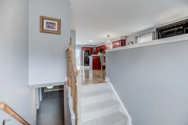 Clarington, ON L1B 1N6,48 Bloom AVE