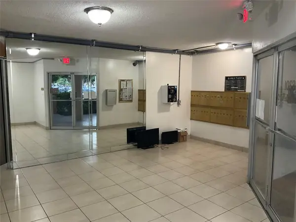 Lauderhill, FL 33319,6201 N Falls Circle Dr #309