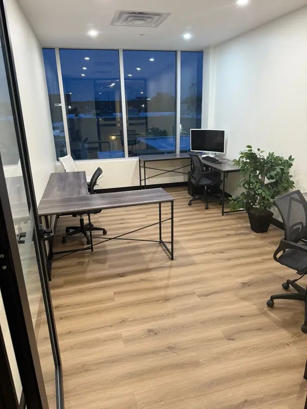 Vaughan, ON L4L 8E4,28 Roytec RD #B201