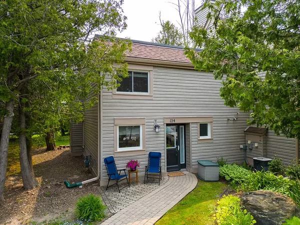 Collingwood, ON L9Y 5B4,134 Escarpment CRES