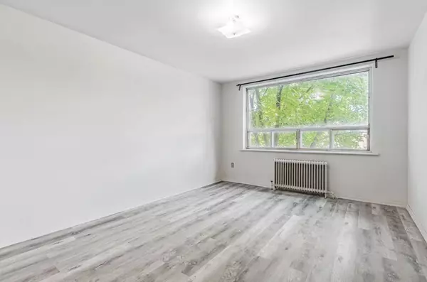 Toronto W06, ON M8V 3P9,105 Twenty Fifth ST #20